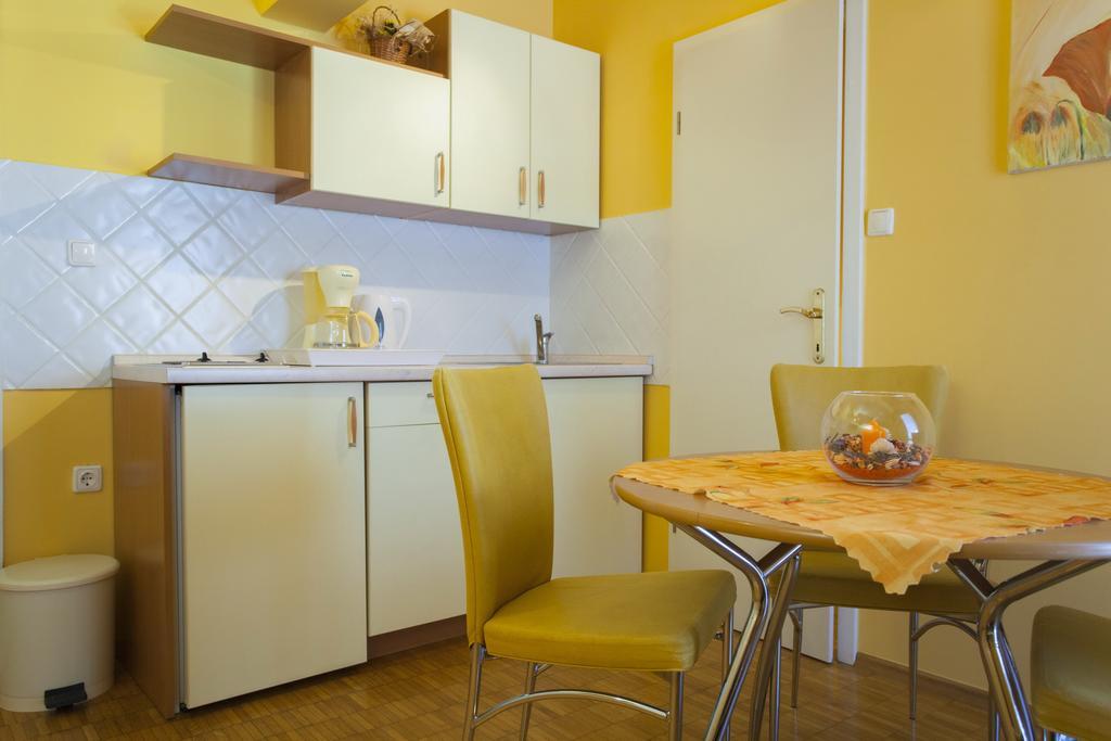 Villa Neda Макарска Номер фото